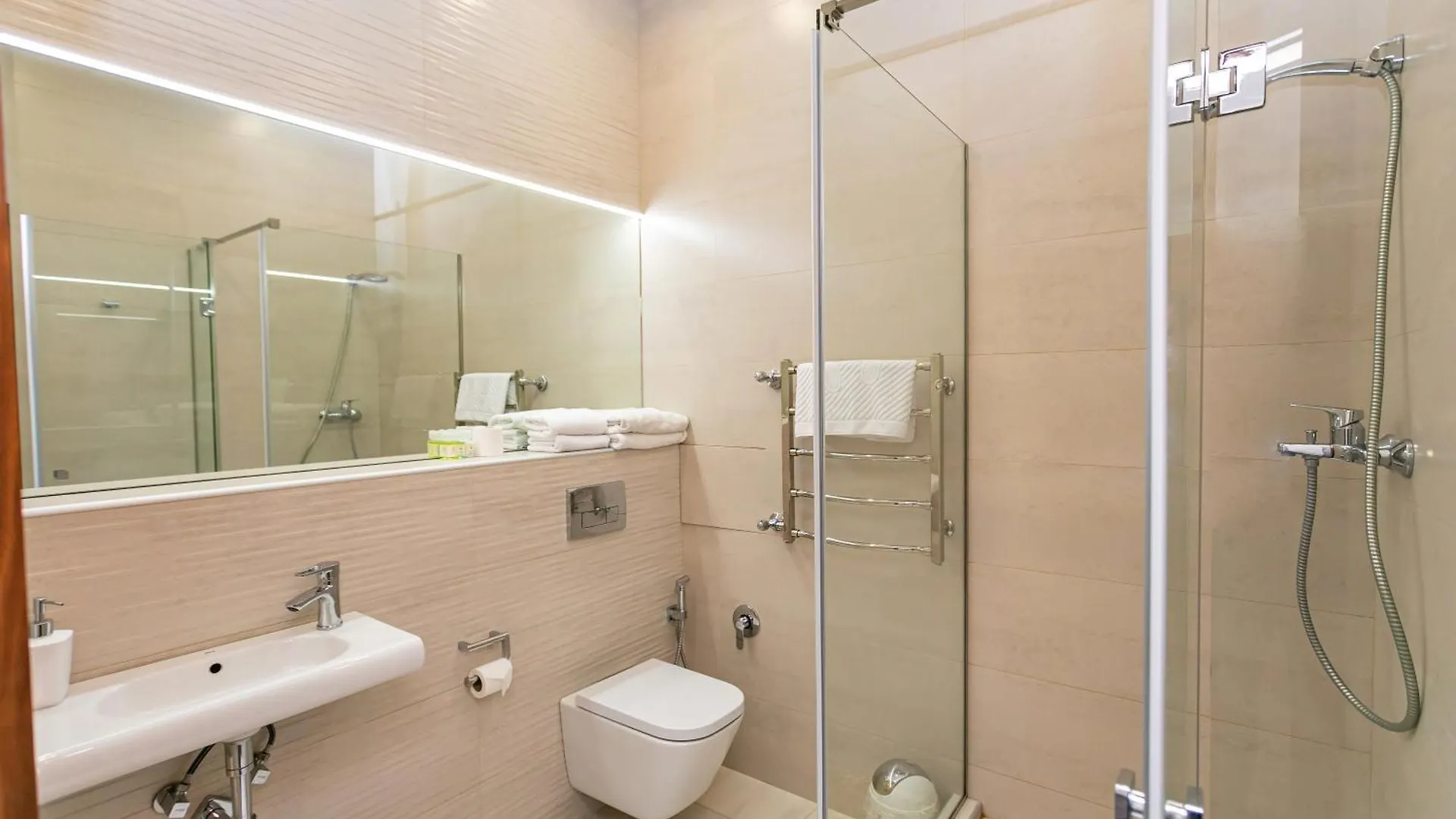 Apartamento Petrovdom Apartaments 15-84 In Rc Central Park, 7 John Mccain Street Kiev