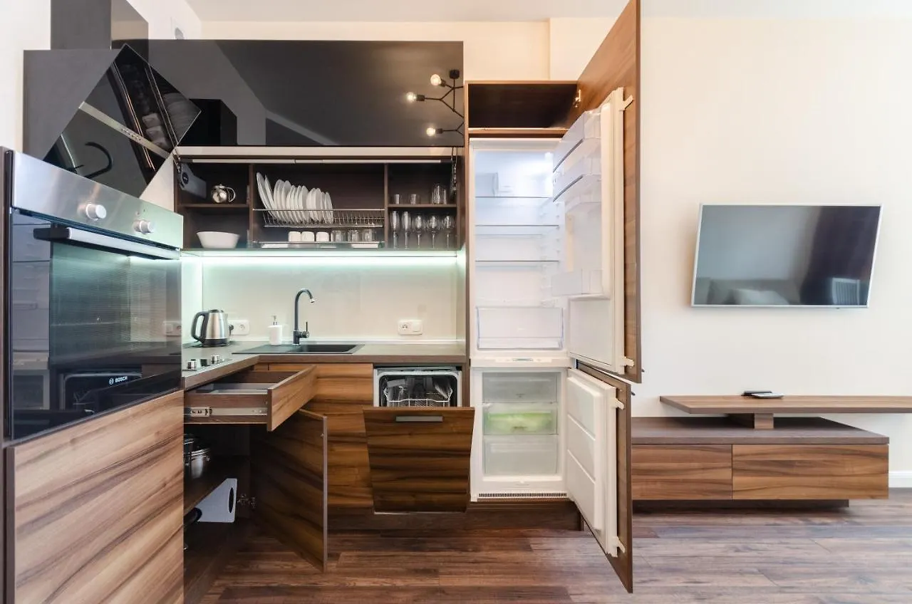 Petrovdom Apartaments 15-84 In Rc Central Park, 7 John Mccain Street Kyiv Apartment