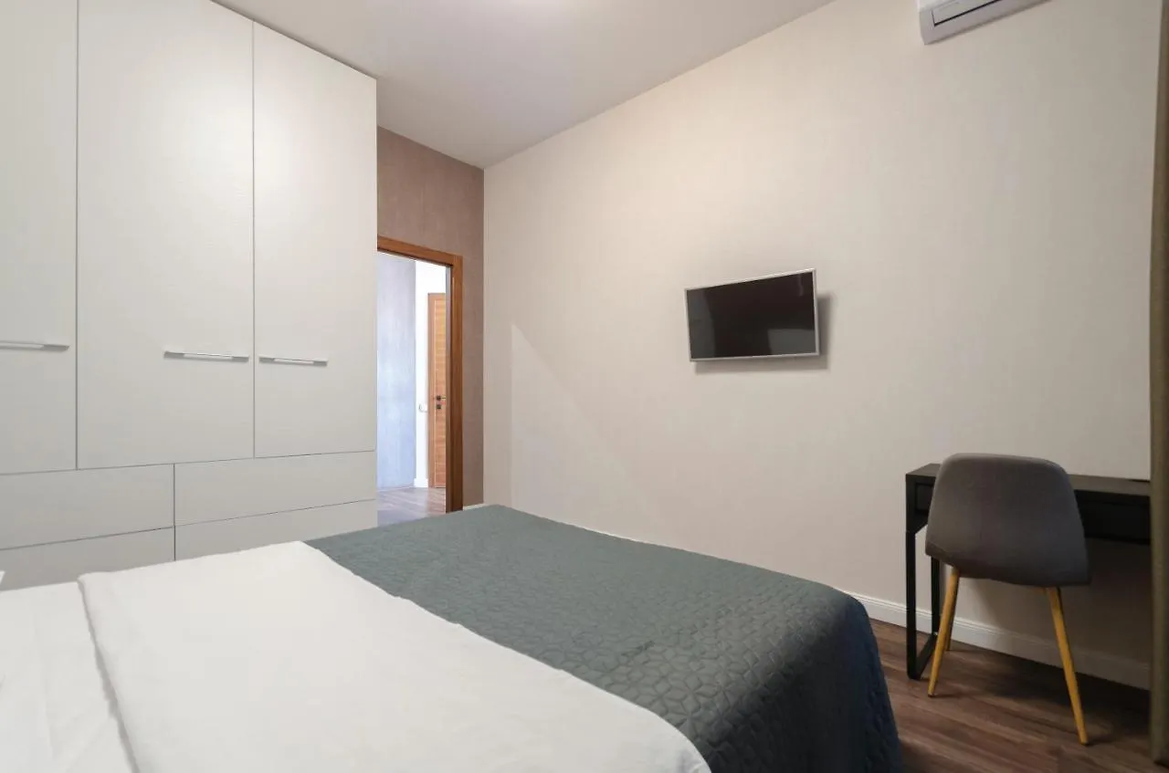 Petrovdom Apartaments 15-84 In Rc Central Park, 7 John Mccain Street Kyiv Apartment